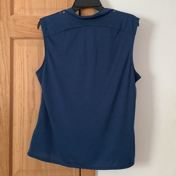 JohnPaulRichard Blouse - Picture 3 of 4